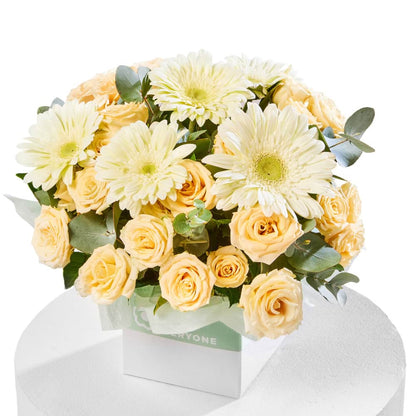 Peaches & Cream Flower Box