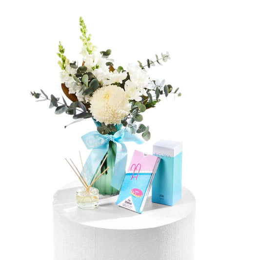 White Delight Vase with Ecoya